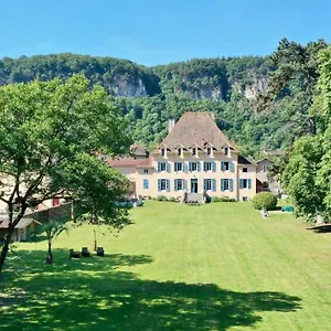 Relais Du Destin 3*, Vertrieu France